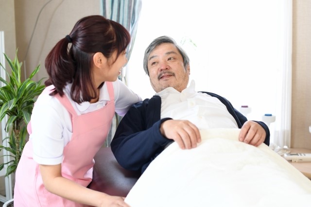 寝たきりの介護　在宅介護